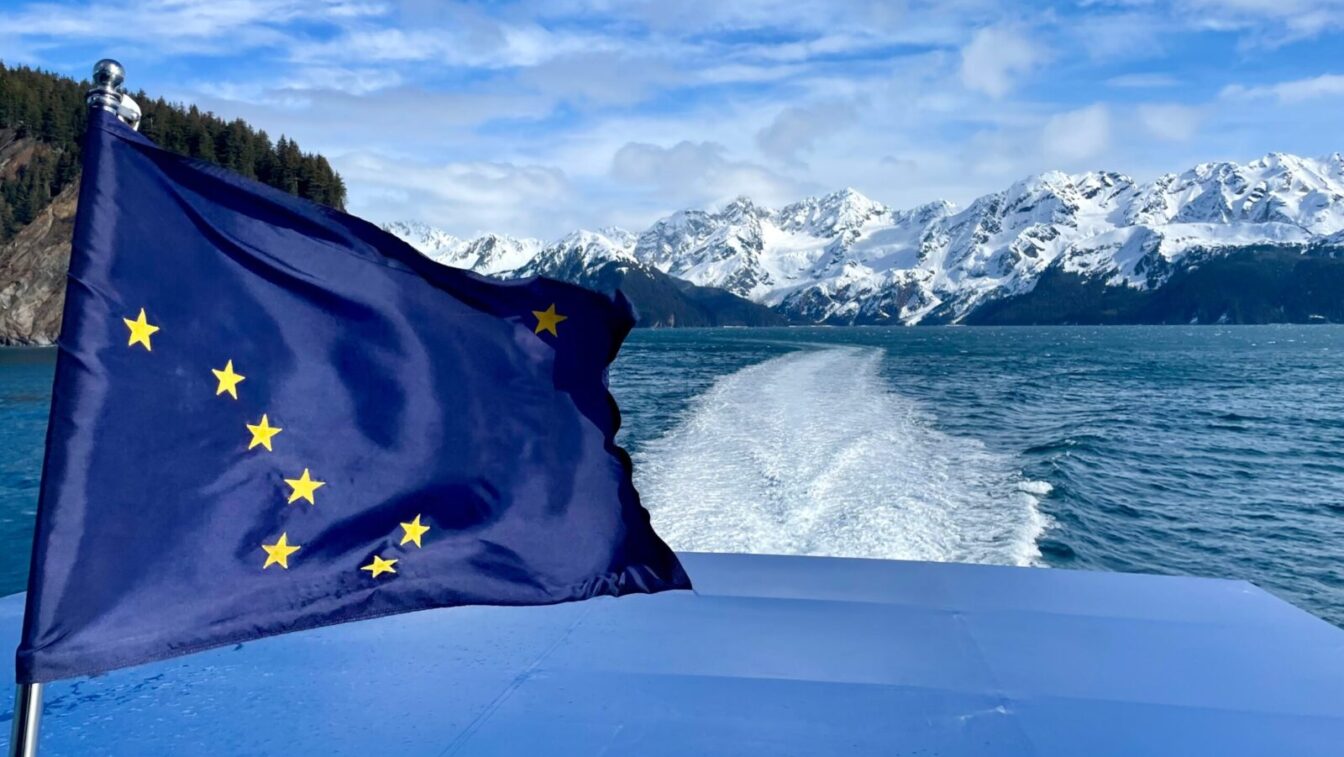 alaska flag mountains