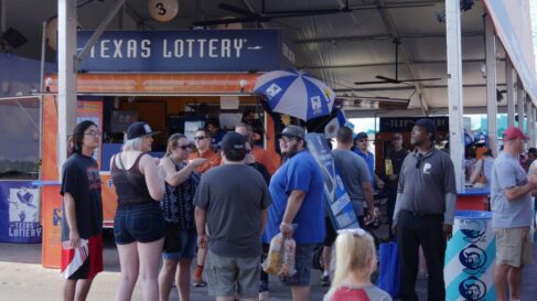 texas lottery crowd